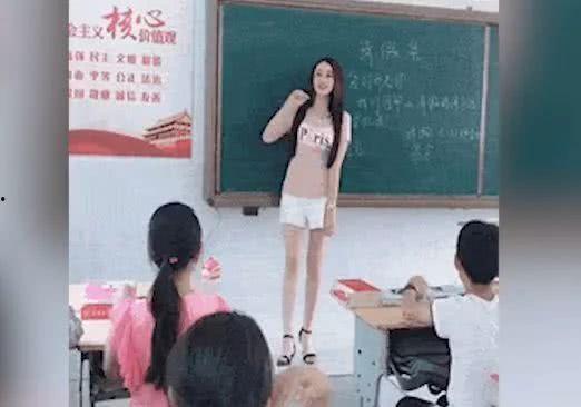 吃瓜群众网红作文,吃瓜群众视角下的网红现象解析